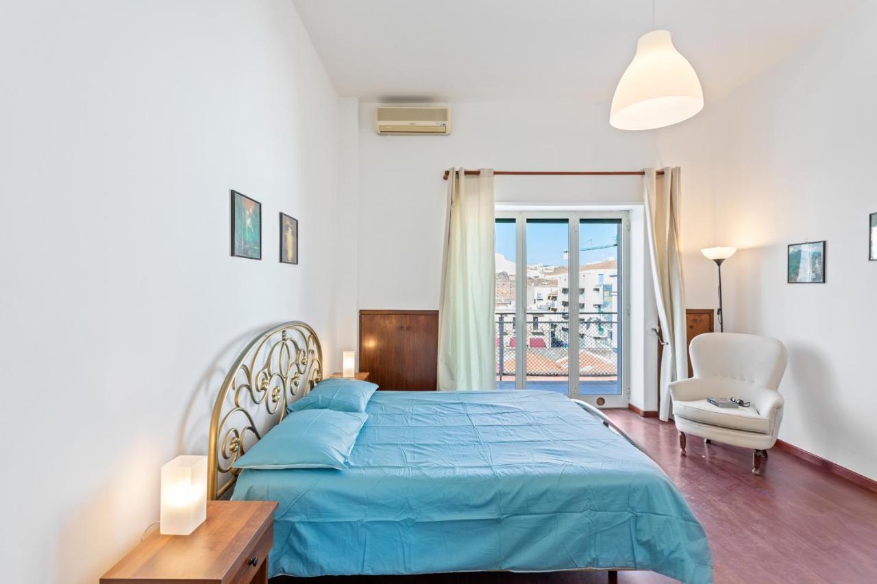 Liberta Frame Apartment With Terrace And Etna View 卡塔尼亚 外观 照片